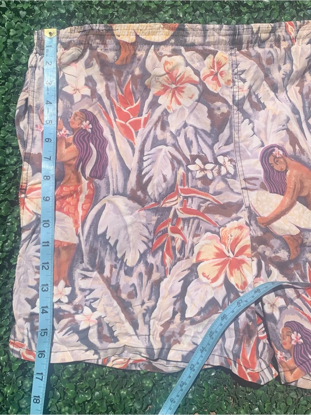 Vintage SPEEDO Hawaiian Polynesian woman tropical floral print swim trunks